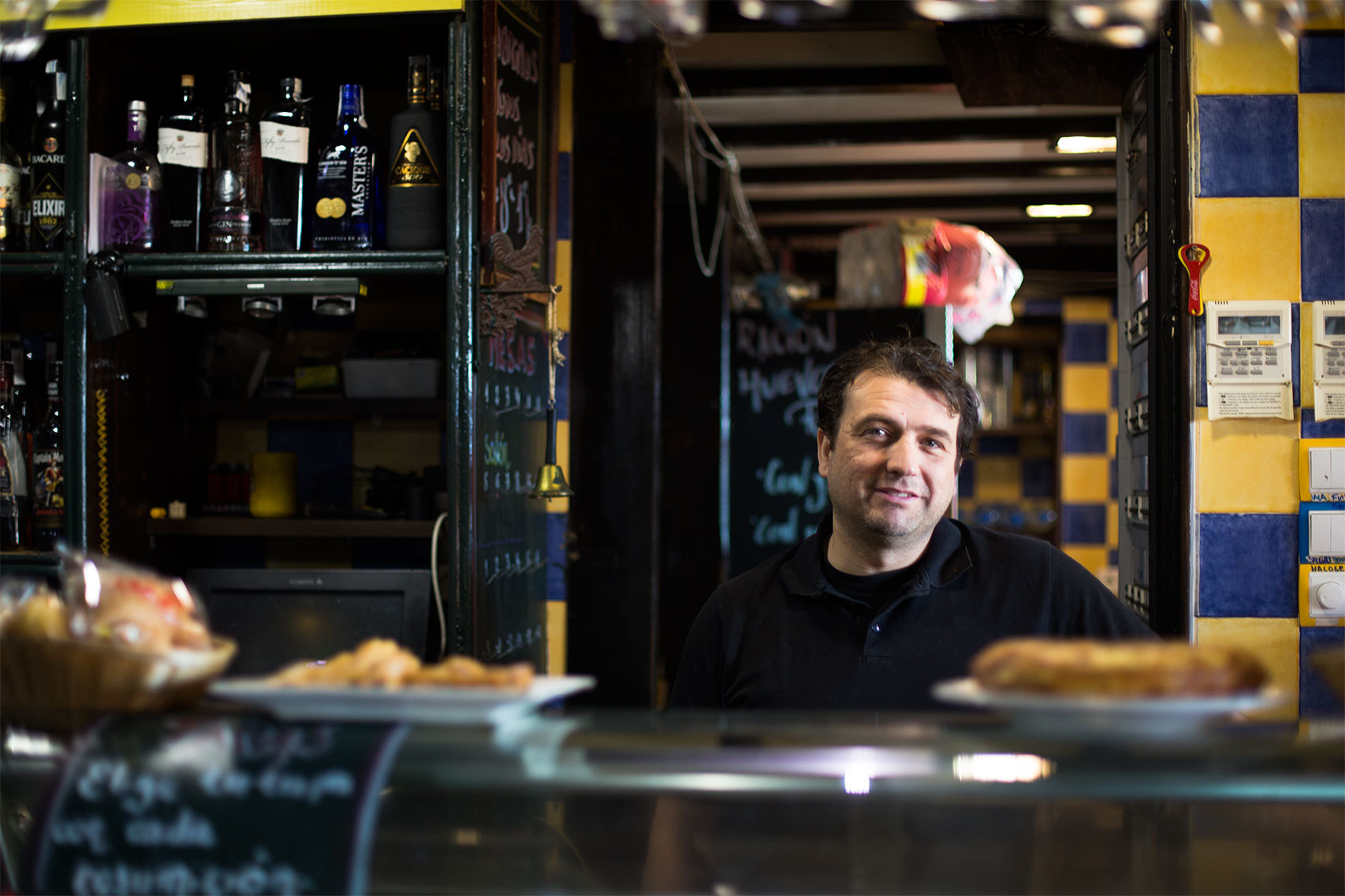Celso Sánchez, dueño del bar Pinchos y Tapas.