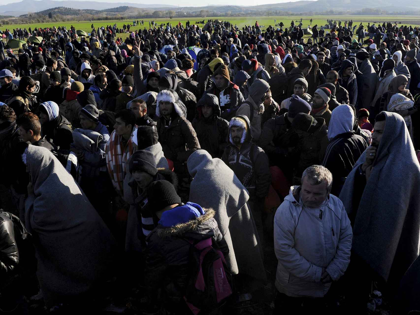 Protesta de refugiados atrapados en la frontera entre Grecia y Macedonia