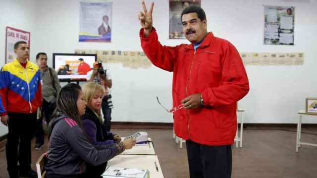 Nicolas Maduro después de votar este domingo en Caracas. Carlos Garcia Rawlins / Reuters