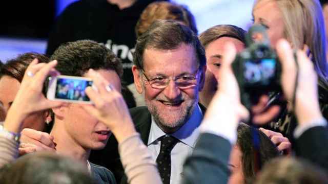 Mariano Rajoy tras el mitin central de su campaña en Aragón.