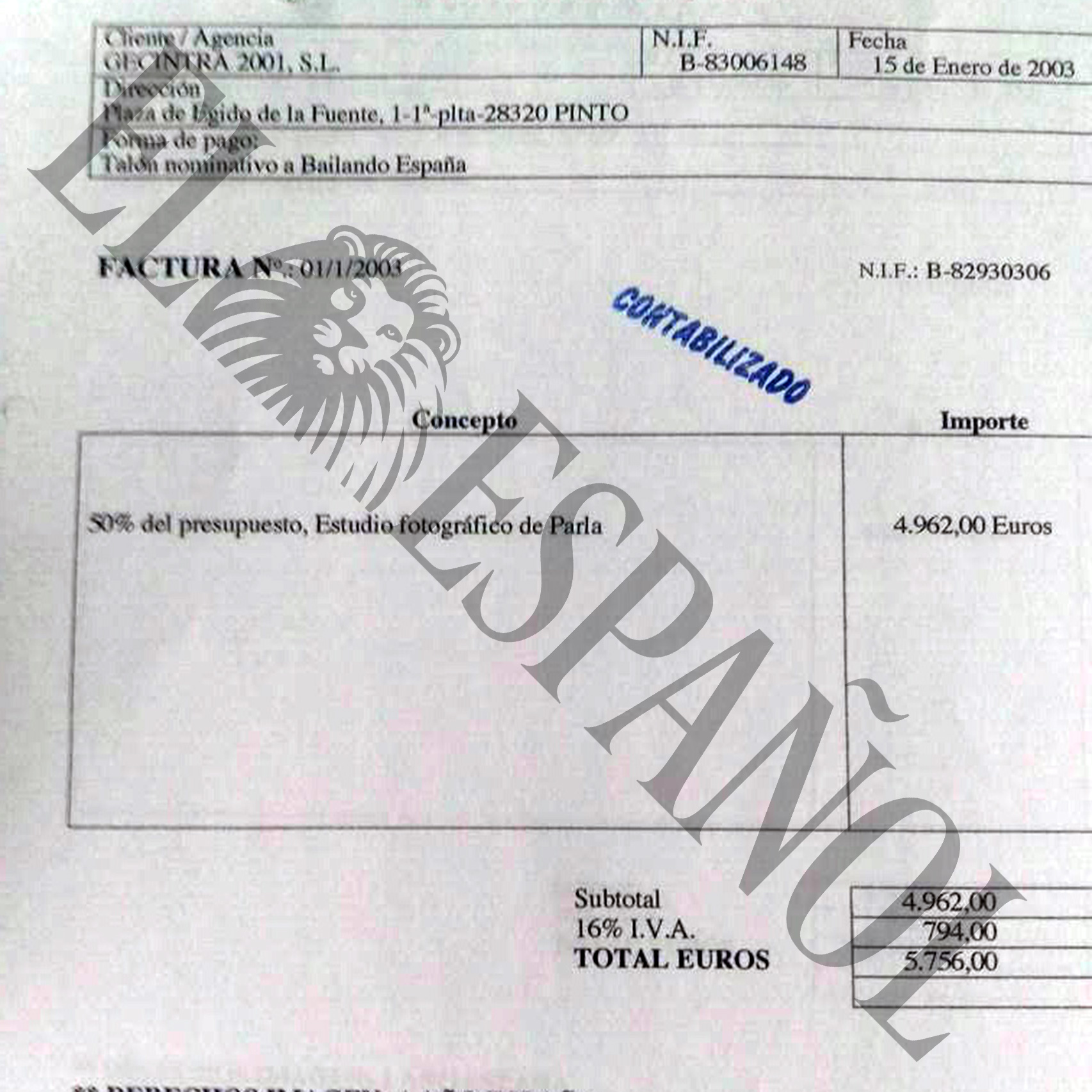 Factura de Gesintra 2001 SL abonando más de 5.750 euros a un estudio fotográfico.