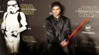 Ernesto Sevilla en la premier de Star Wars en los Cines Callao