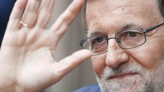 Rajoy saluda a se despide tras la cumbre de Bruselas