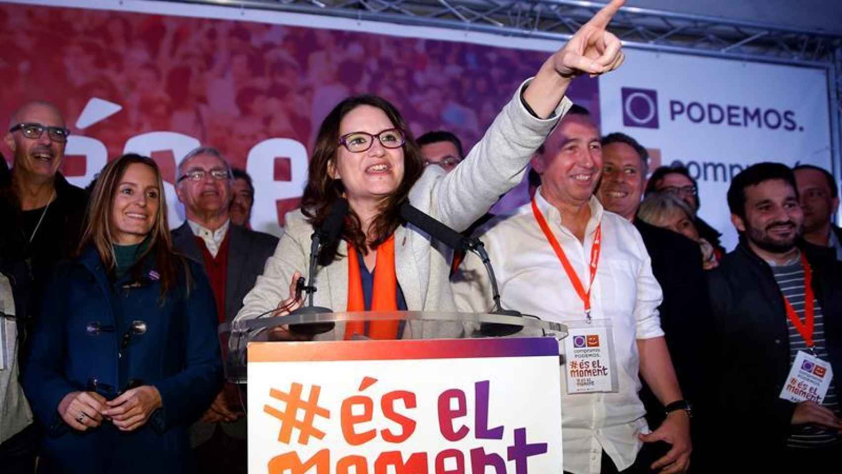 Mónica Oltra junto a Joan Baldoví y cargos de Podemos.