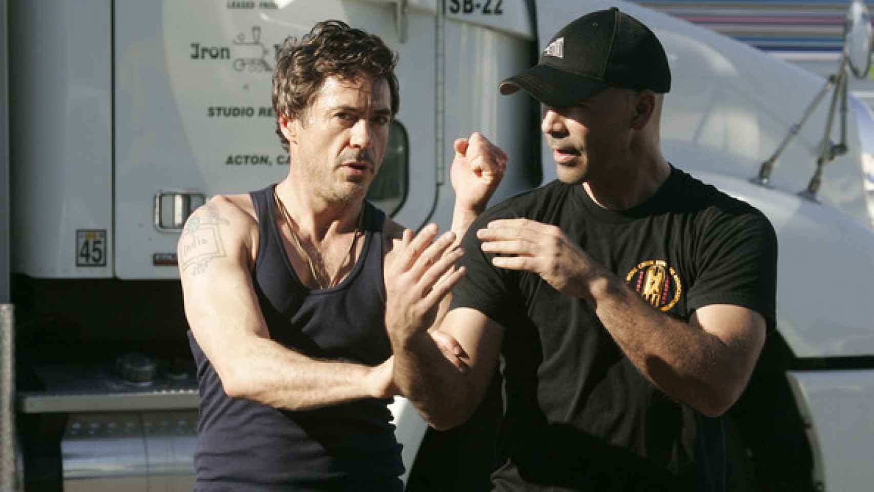Robert Downey Jr. practica Wing Chun Kung Fu con su entrenador Eric Oram