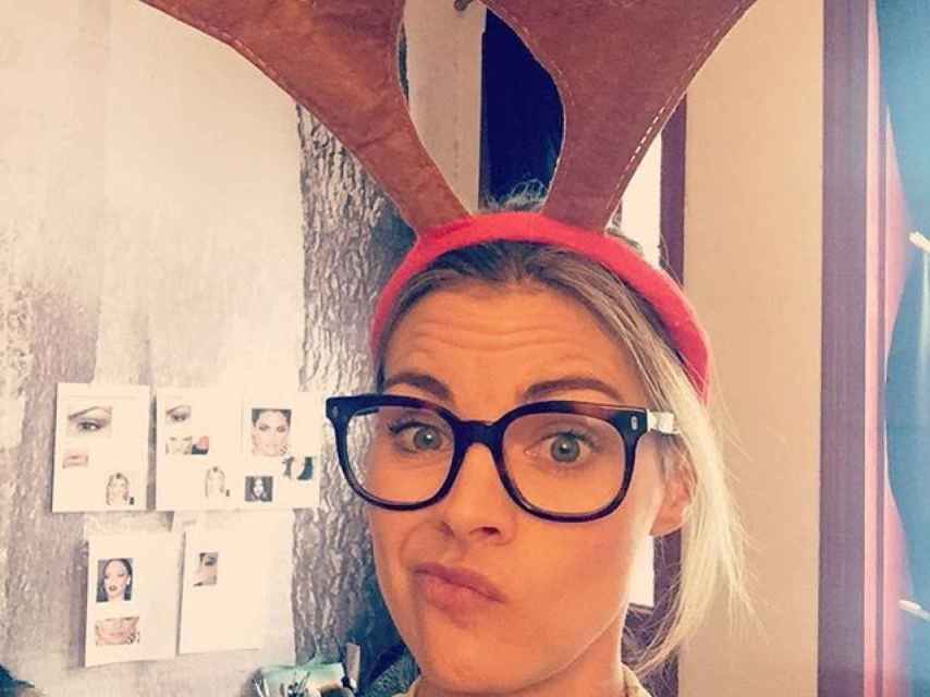 Amaia Salamanca se hace un selfie con los cuernos de reno