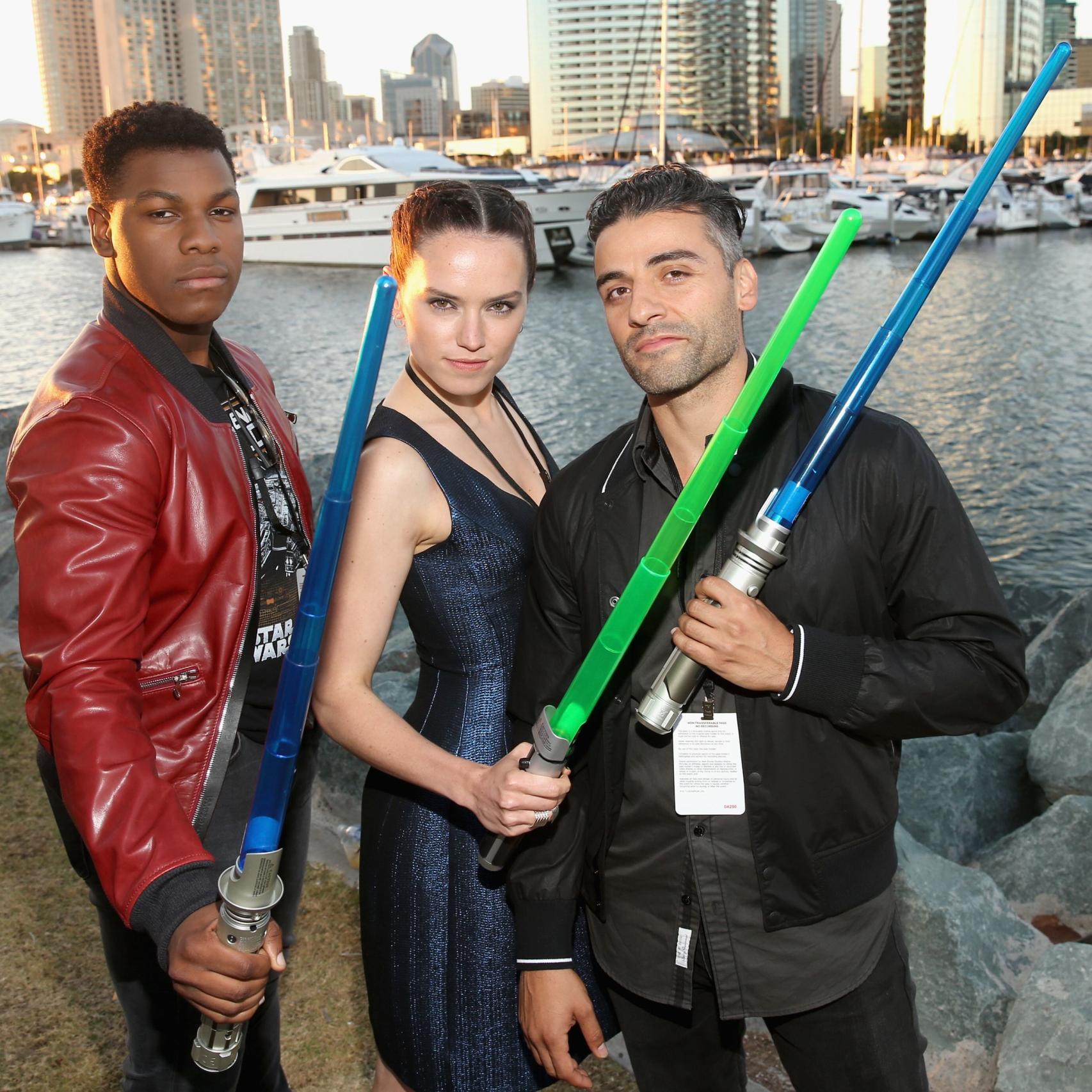 John Boyega, Daisy Ridley y Oscar Isaac, en la Comic-Con de San Diego.