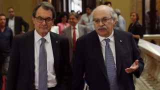 Artur Mas junto a Andreu Mas-Colell en el Parlament.