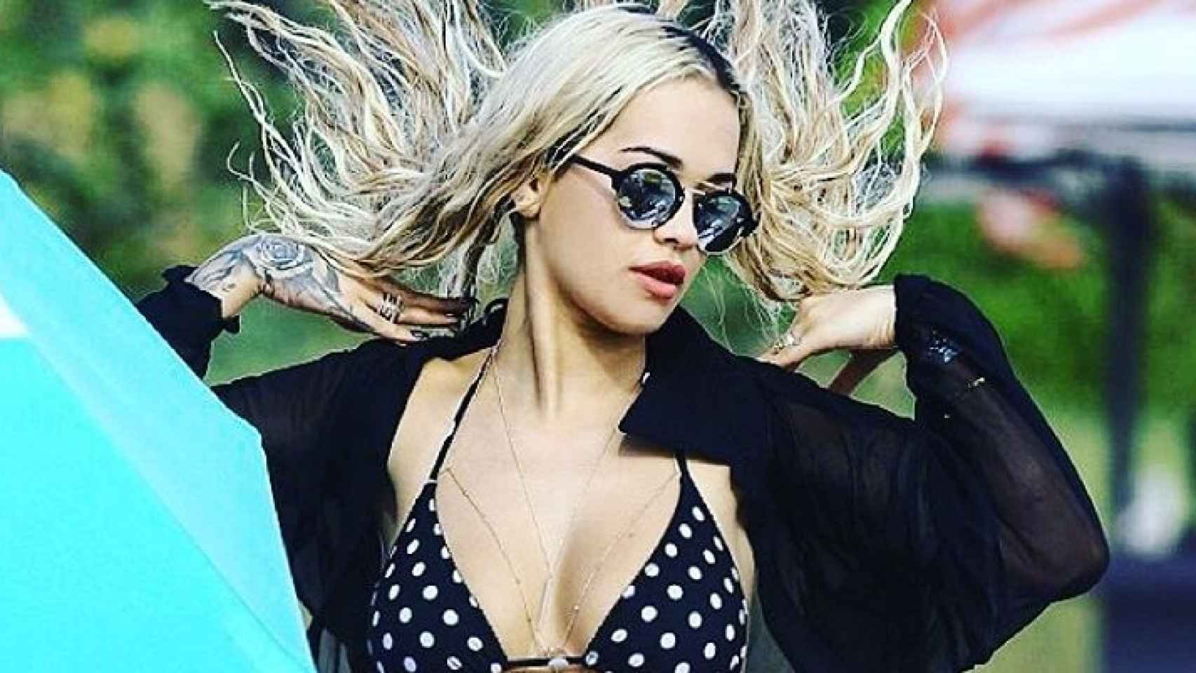 La cantante Rita Ora disfrutando de las playas de Miami