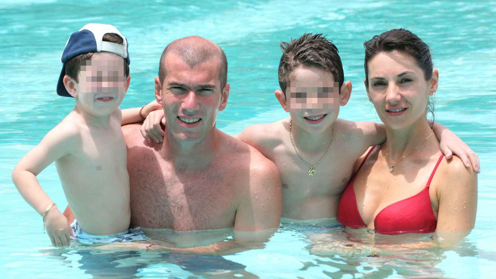 Zidane y Verónica con sus primeros hijos, Enzo y Luca