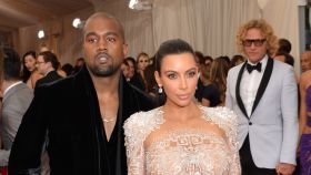 Kim Kardashian y el cantante Kanye West en la Gala del Met de Nueva York