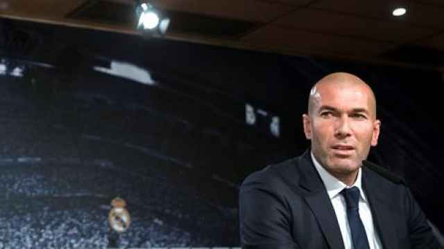 Zinedine Zidane, entrenador del Real Madrid, durante su primera rueda de prensa