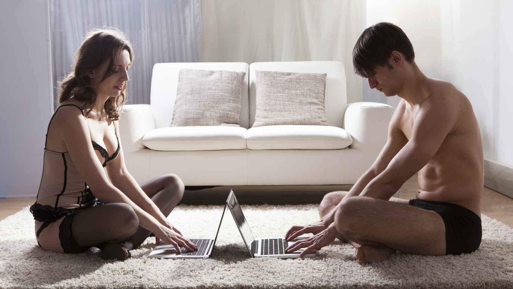 La vida en pareja se ve perjudicada por la tecnología. iStock