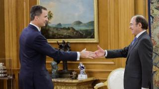 Felipe VI durante su recepción al presidente del Senado, García-Escudero