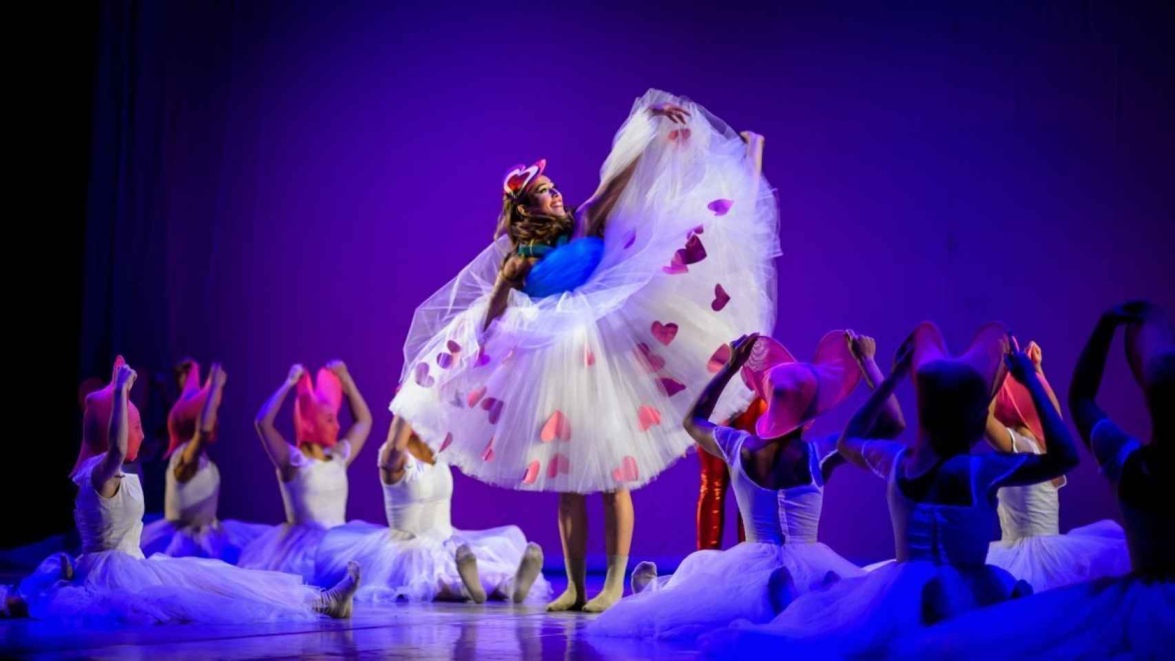 Bailarina principal de El Cascanueces con vestido de Agatha Ruiz de la Prada.