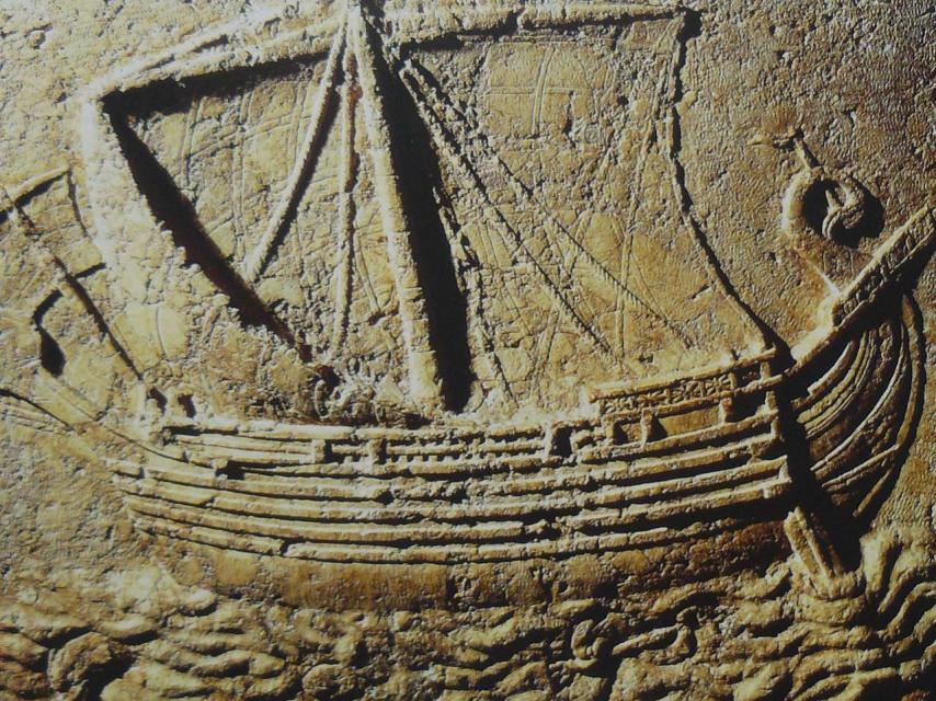 Barco fenicio tallado en un sarcófago del siglo II a.C.