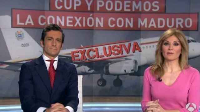 Álvaro Zancajo y Sandra Golpe en el momento de dar la exclusiva en Antena 3.