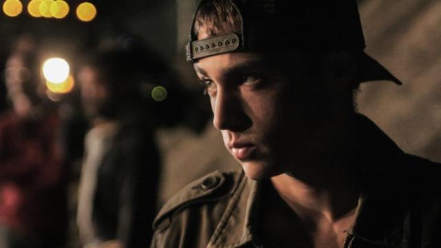 Emory Cohen, en Beneath the harvest sky
