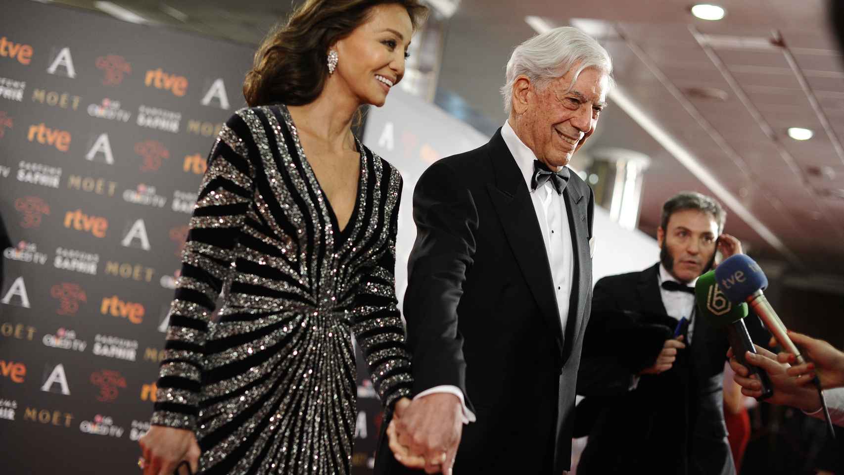 Isabel Preysler y Mario Vargas Llosa no se han separado en toda la noche