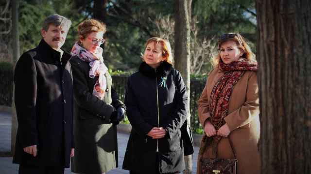 Yuriy, Oksana, Galyna y Valentina denuncian el olvido de la guerra ucraniana.