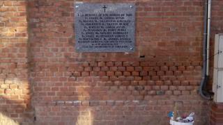 El Ayuntamiento repone la placa del cementerio de Carabanchel/EFE