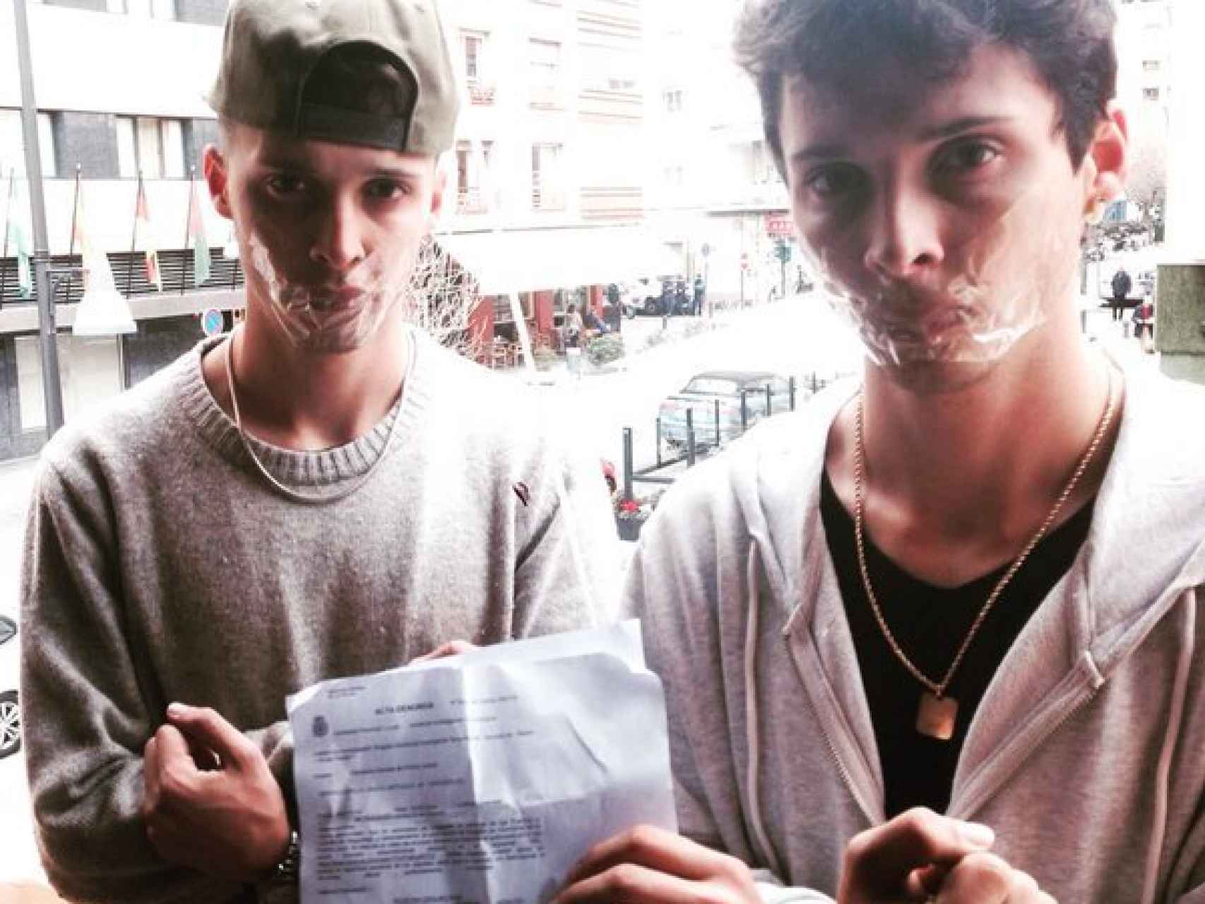Los gemelos raperos Ayax y Prok acusados de un delito de injurias y calumnias