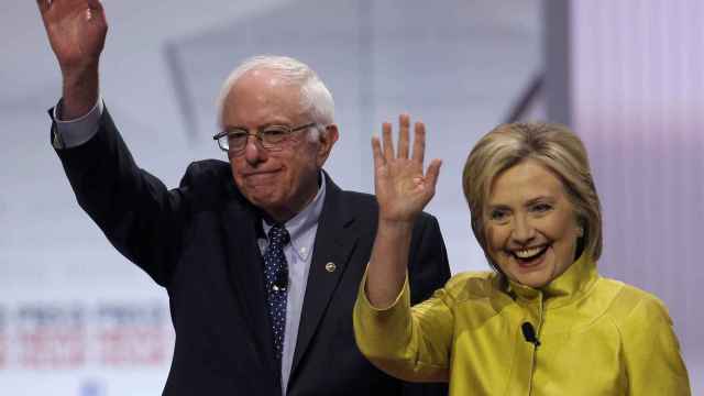Los contendientes demócratas: Bernie Sanders y Hillary Clinton.