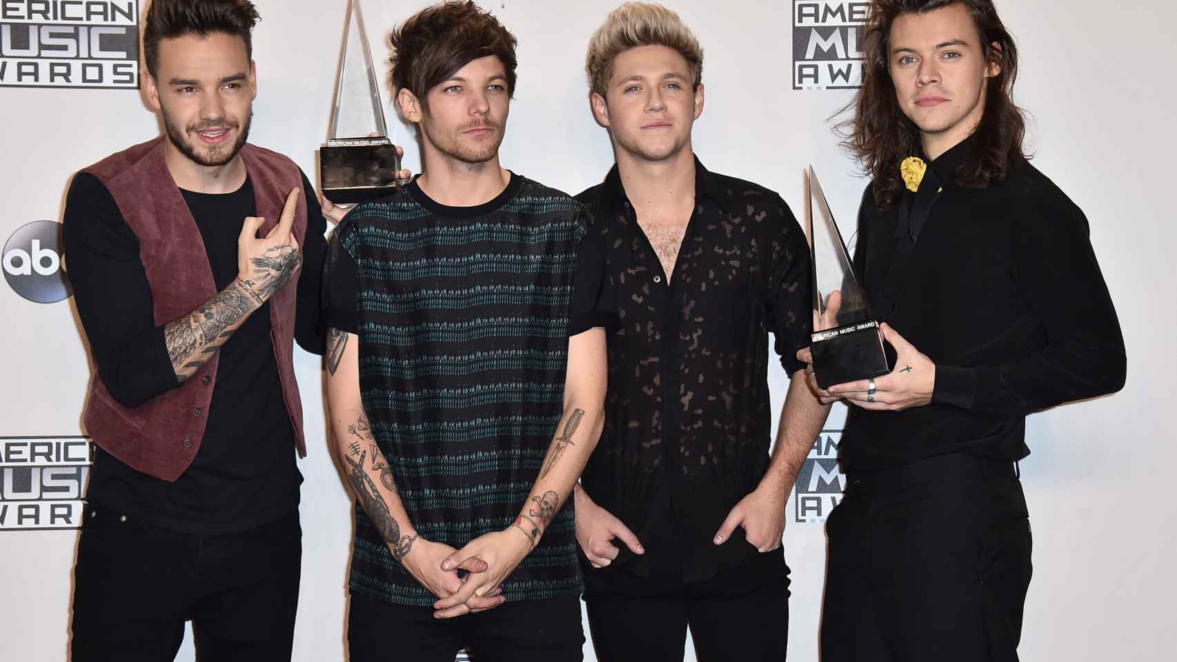 Liam (izqda), Louis, Niall y Harry  de One Direction en los American Music Awards en Los Ángeles