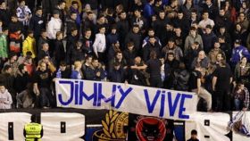 Pancarta homenaje al hincha deportivista 'Jimmy'