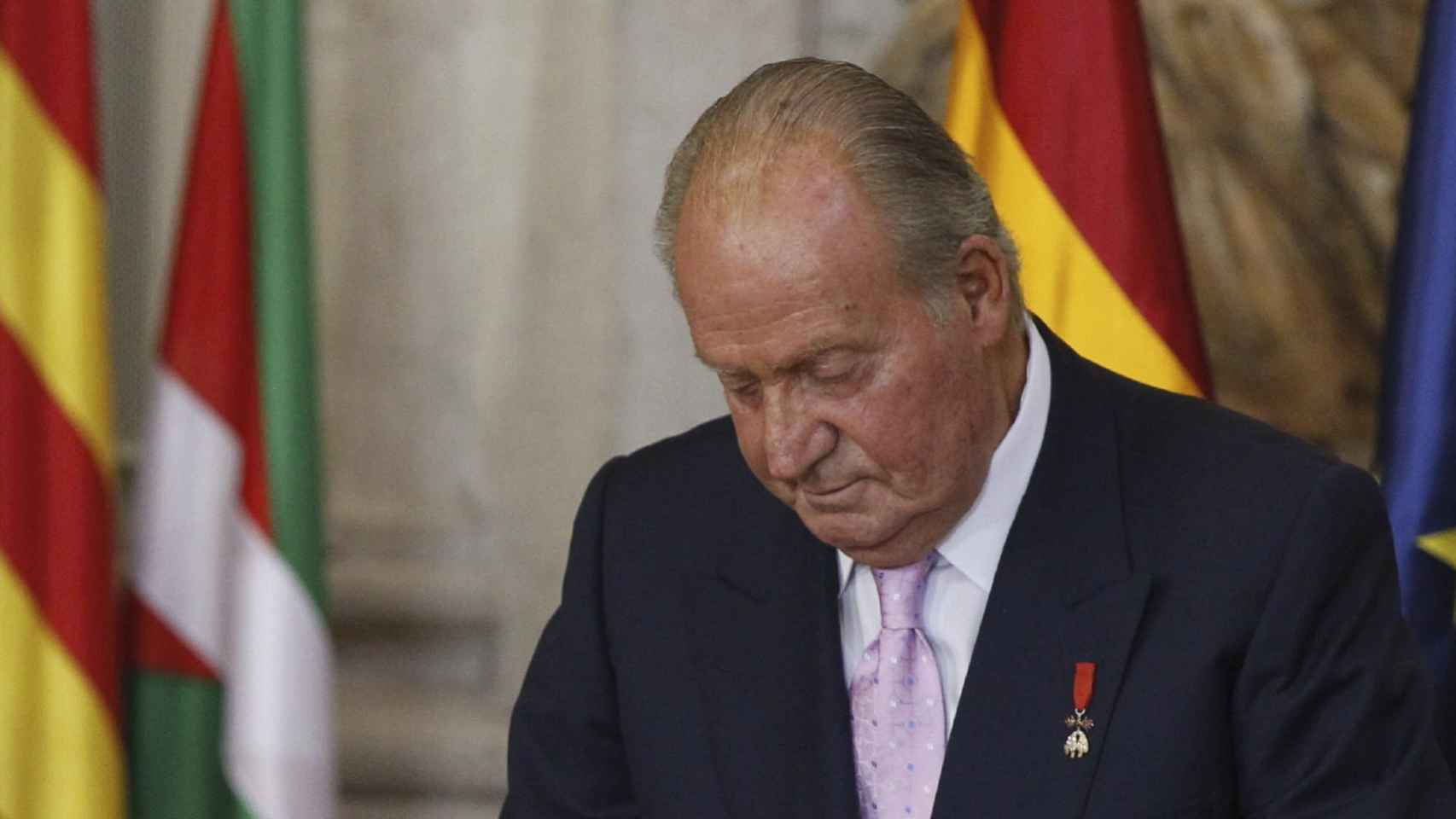 Juan Carlos I mientras anunciaba su abdicación.