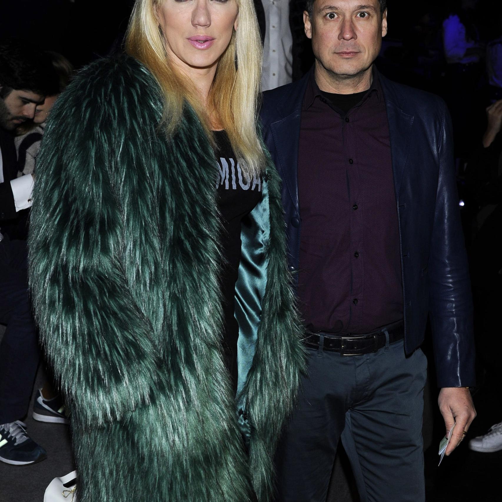 Topacio Fresh y su marido Israel Cotes en el desfile de Moisés Nieto