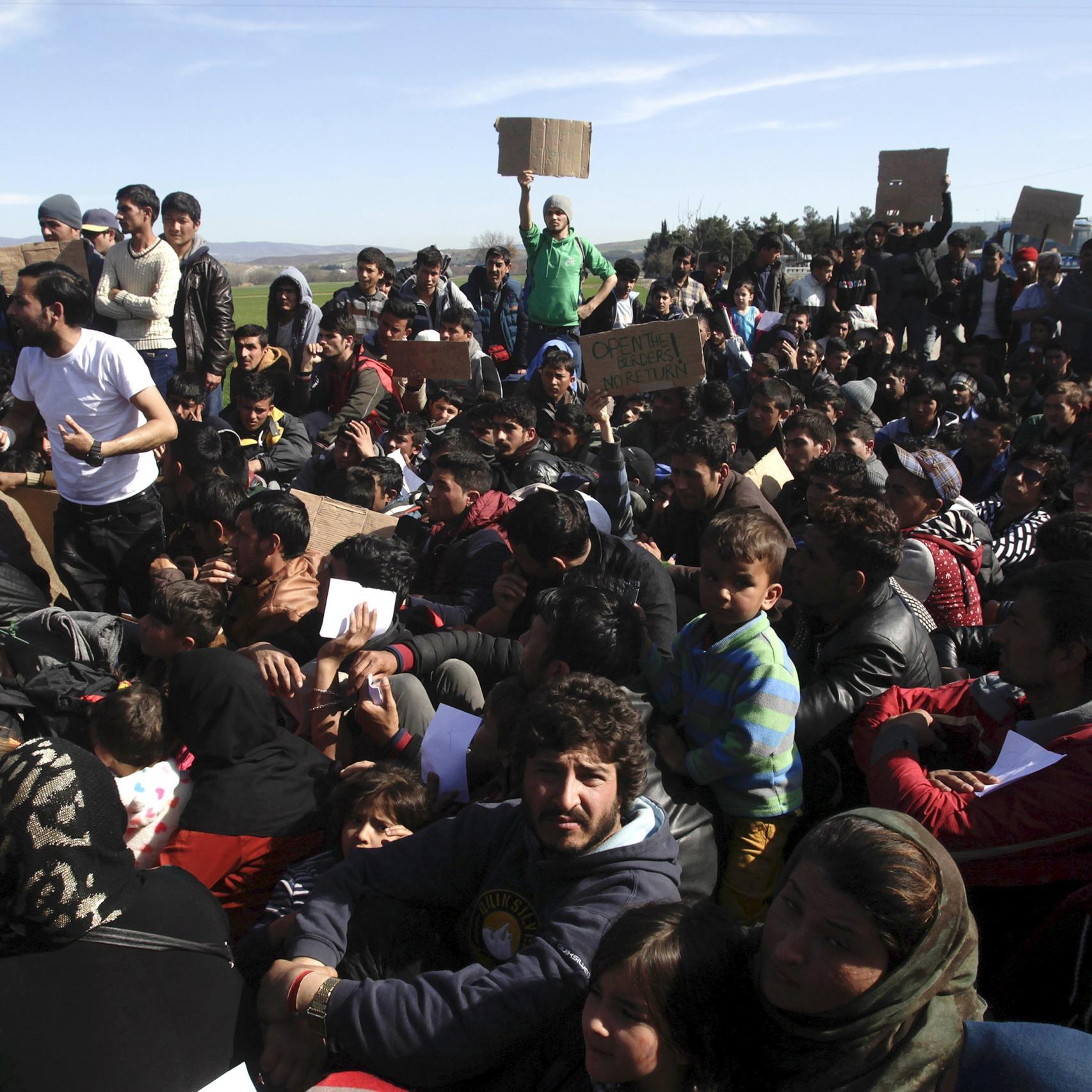 Refugiados en la frontera entre Grecia y Macedonia