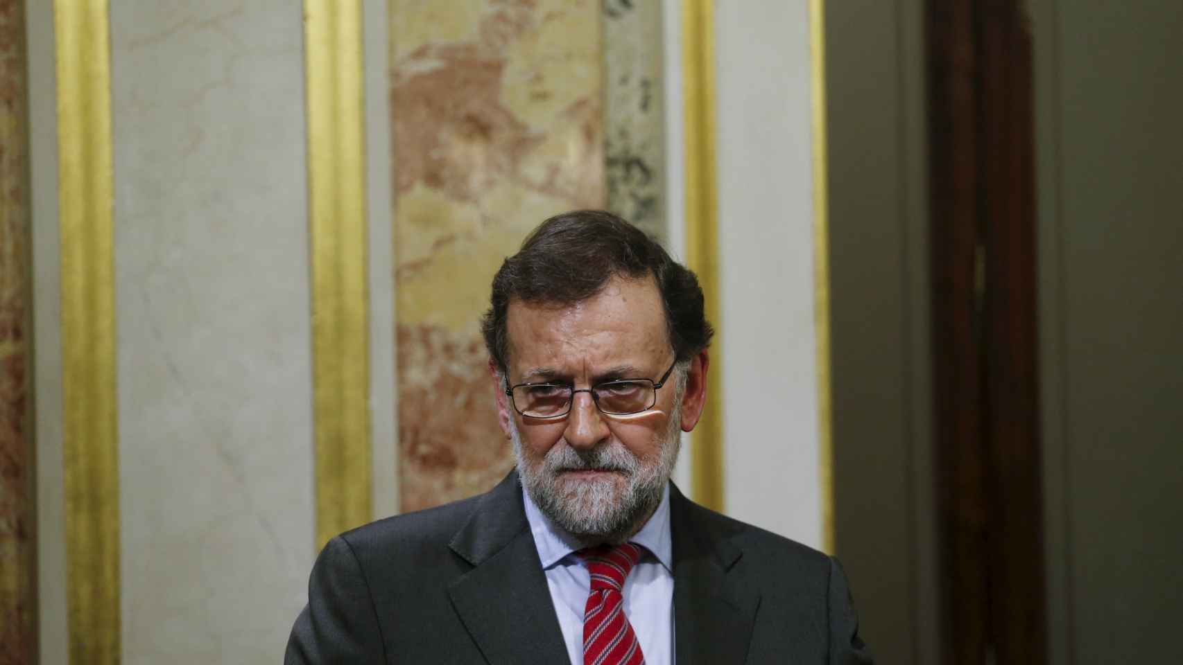 Mariano Rajoy atiende a los medios en el Congreso.
