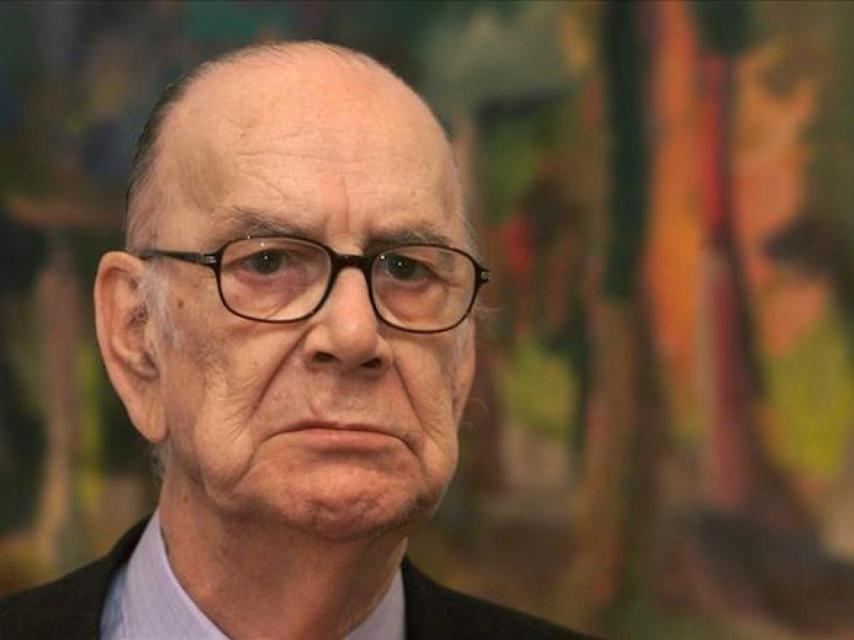El escritor Camilo José Cela, premio Nobel y Cervantes