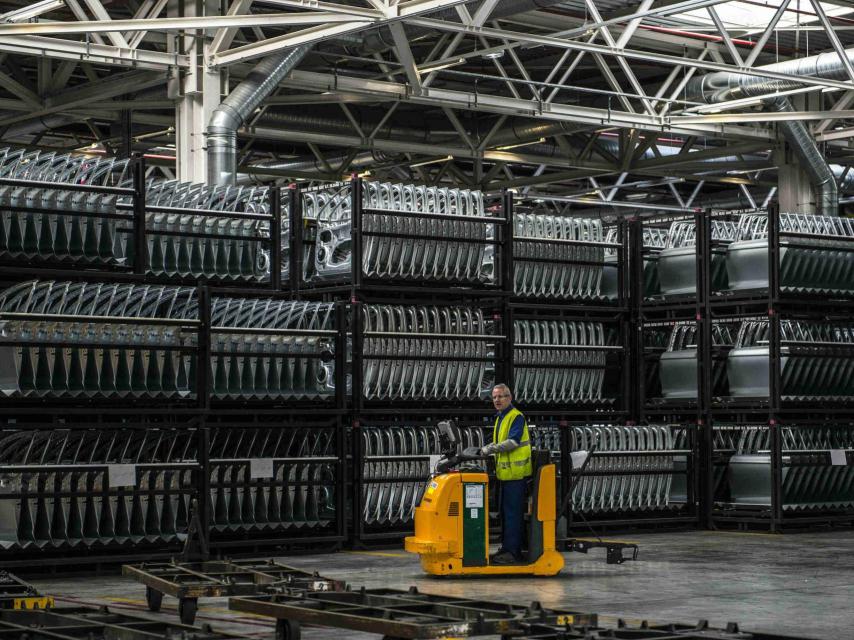Empleado en la fábrica de Ford en Almussafes