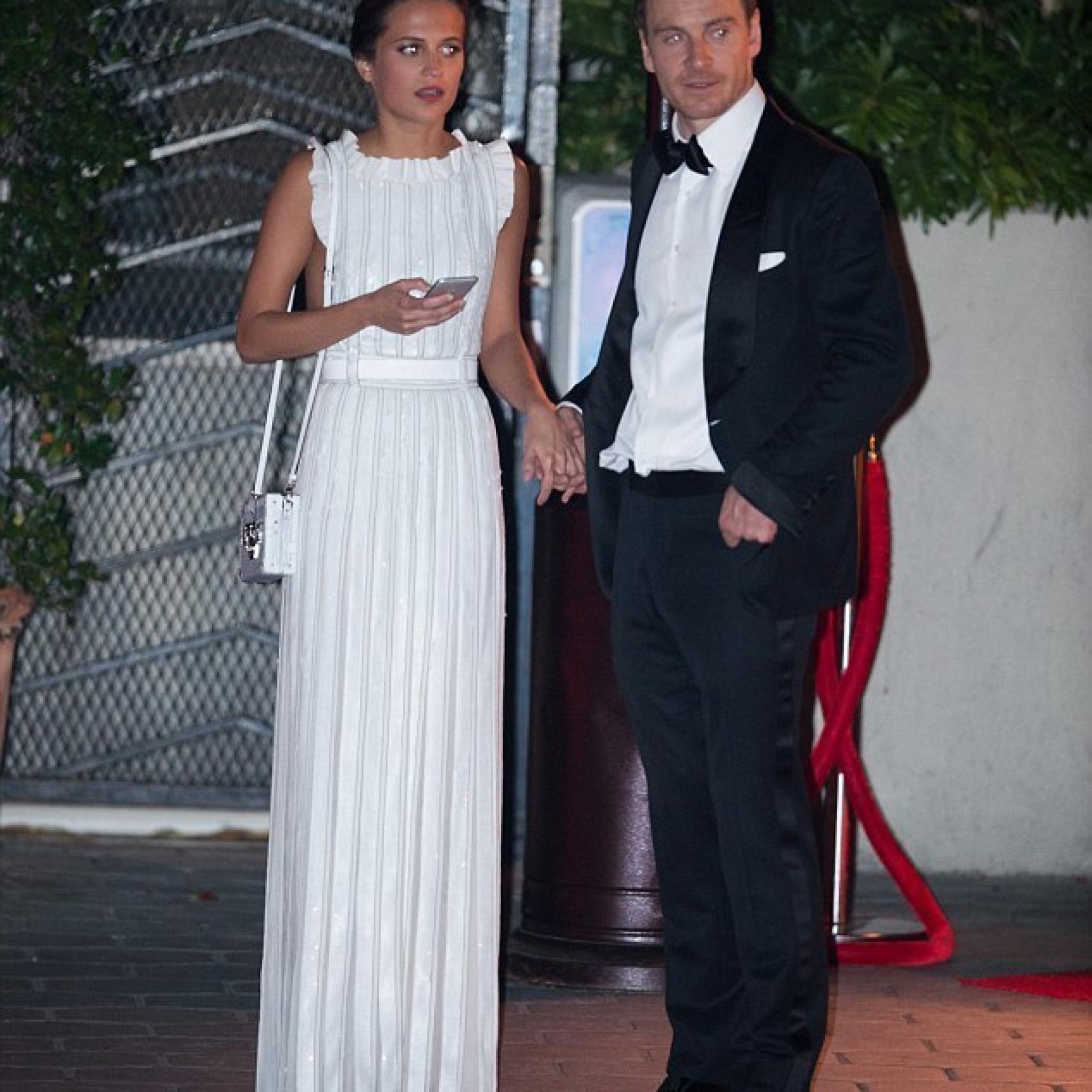 Alicia Vikander y Michael Fassbender no se besaron en los Bafta pero siguen juntos