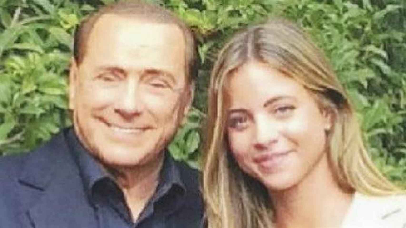 Berlusconi posa con Lavinia Palombini con quien se le relaciona