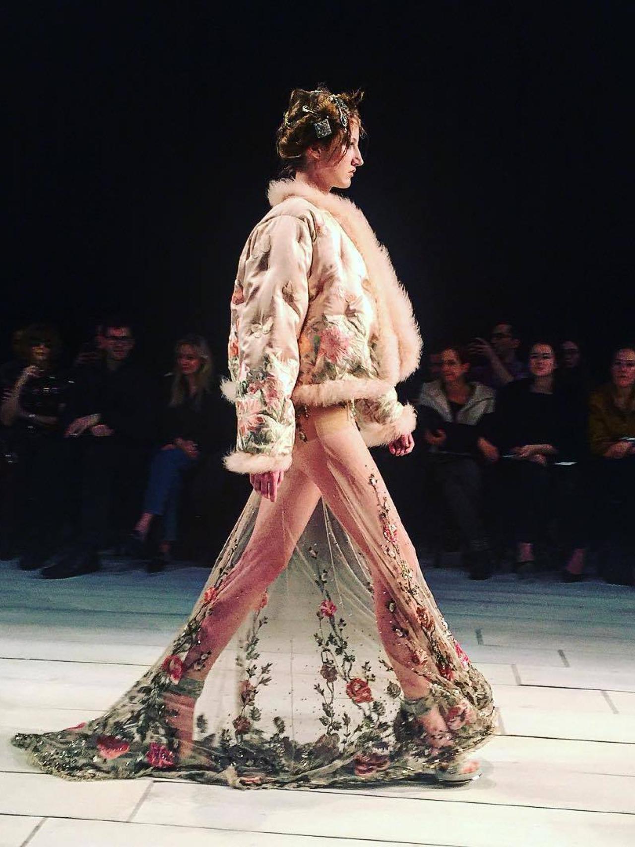 Desfile Alexander McQueen fotografiado por Lauren Santo Domingo