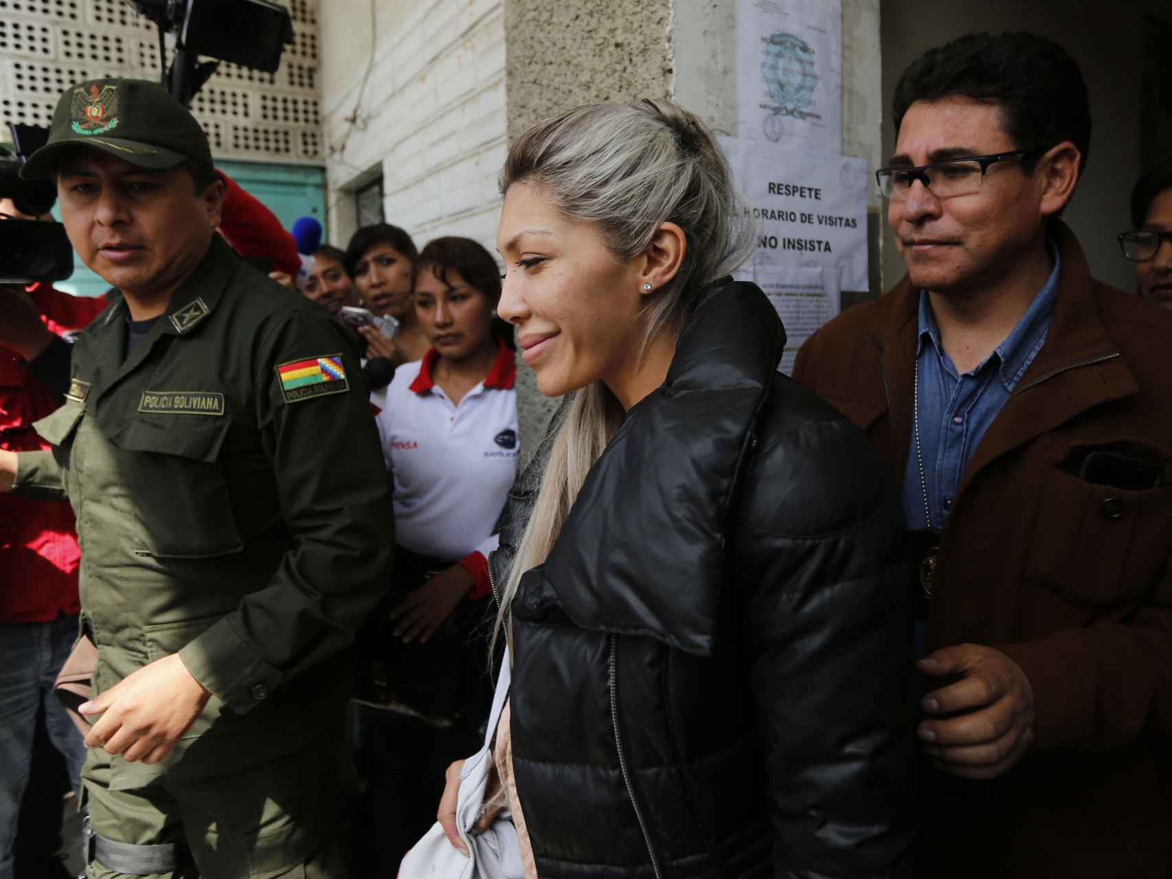 Gabriela Zapata es trasladada de la comisaría a la Fiscalía de La Paz