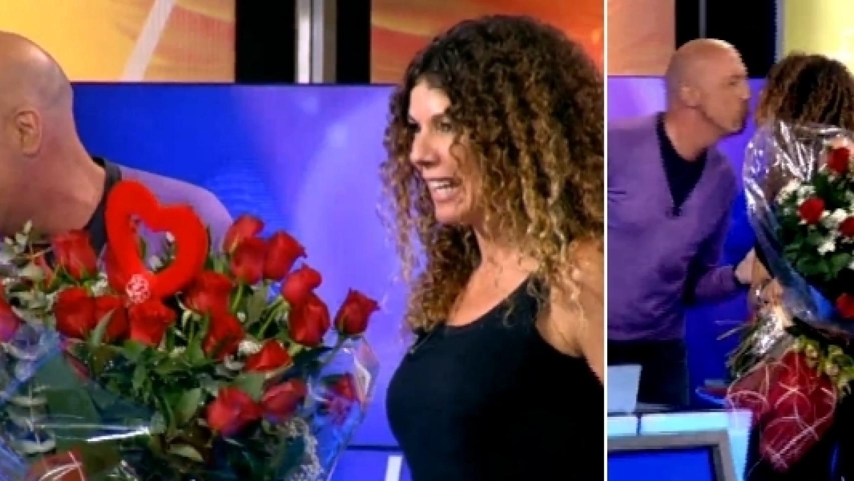 Arús recibió a Angie con un ramo de flores en su regreso al plató