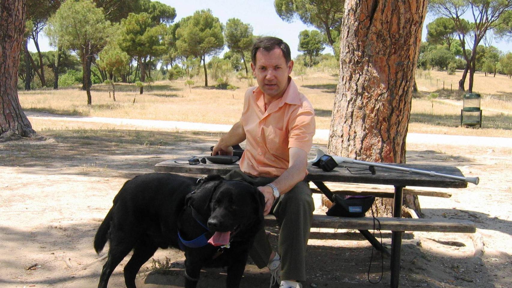 Javier del Hoyo, autor del libro 'Eponimón'