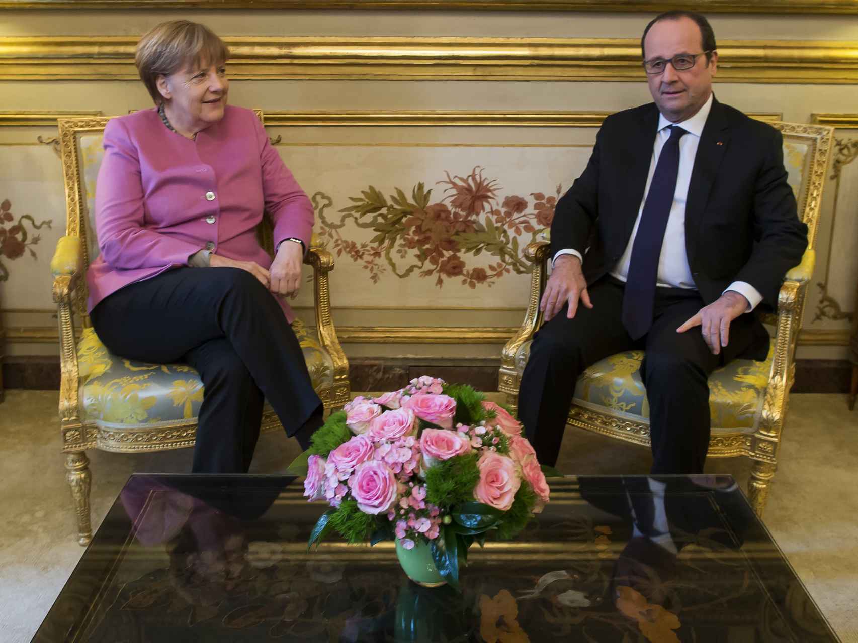 Merkel y Hollande se reúnen en el Elíseo de cara a la cumbre del 7 de marzo con Turquía.