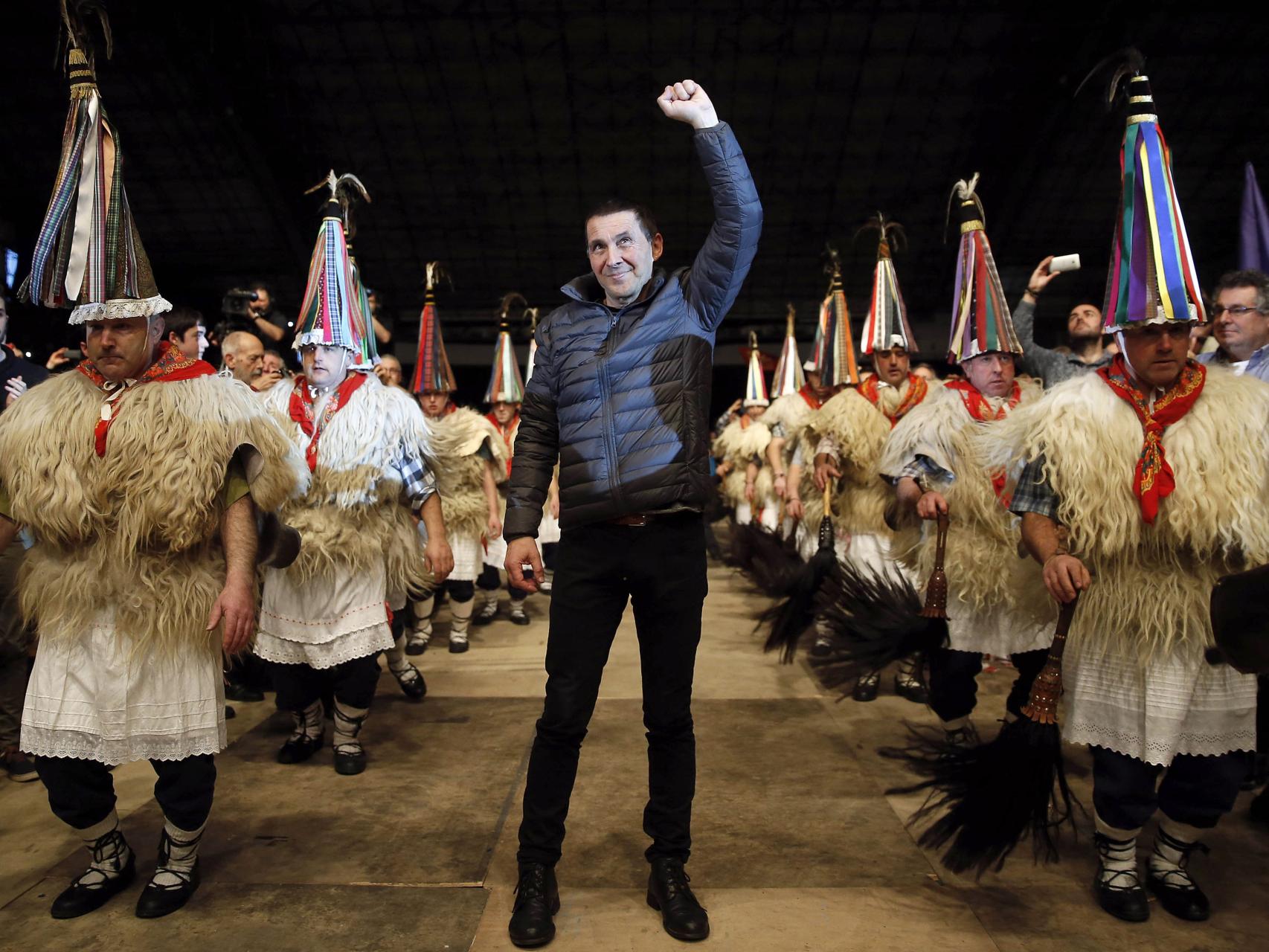 Otegi tras su discurso en el Velódromo de Anoeta.