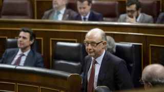 España cumplirá con el déficit si las grandes empresas tributan como las pymes