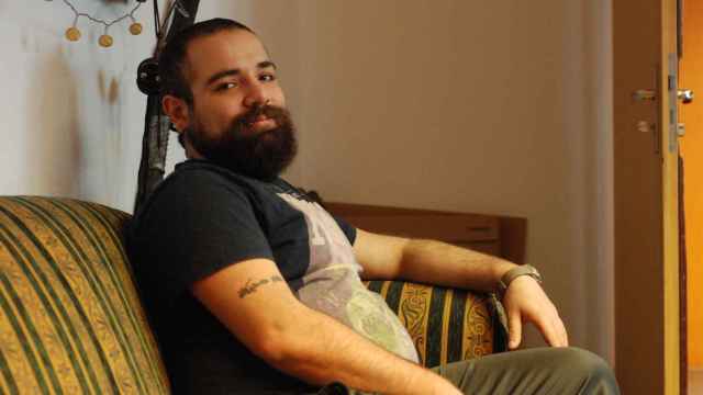 Firas Alshater fue preso del régimen sirio y de los terroristas antes de hacerse famoso en Berlín.