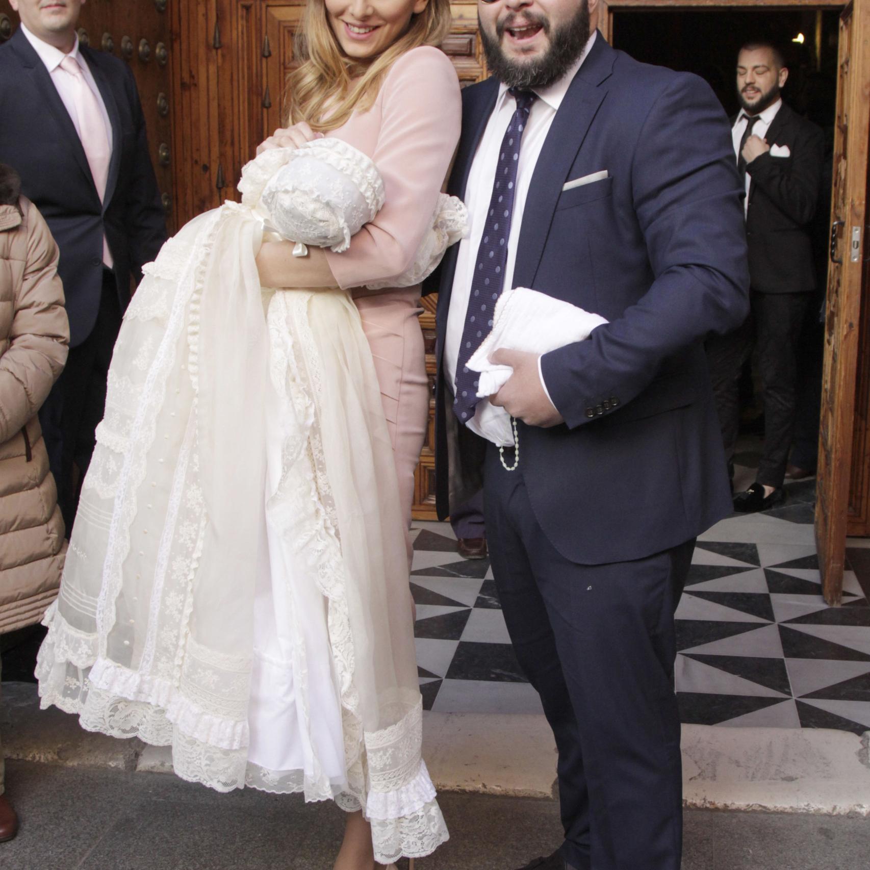 Kiko e Irene radiantes en el bautizo de su hija Ana