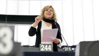 La eurodiputada Elena Valenciano durante una intervención ante el pleno