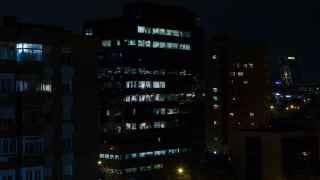 ¿Cómo ahorran en el gasto de las luces nocturnas en las ciudades?