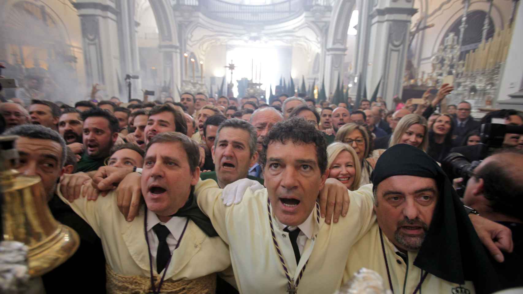 El actor durante la procesión de Domingo de Ramos en la Semana Santa de Málaga