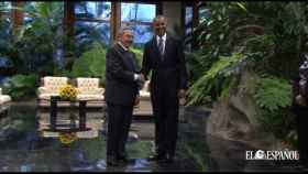 Castro recibe a Obama y suena el himno de Estados Unidos en Cuba